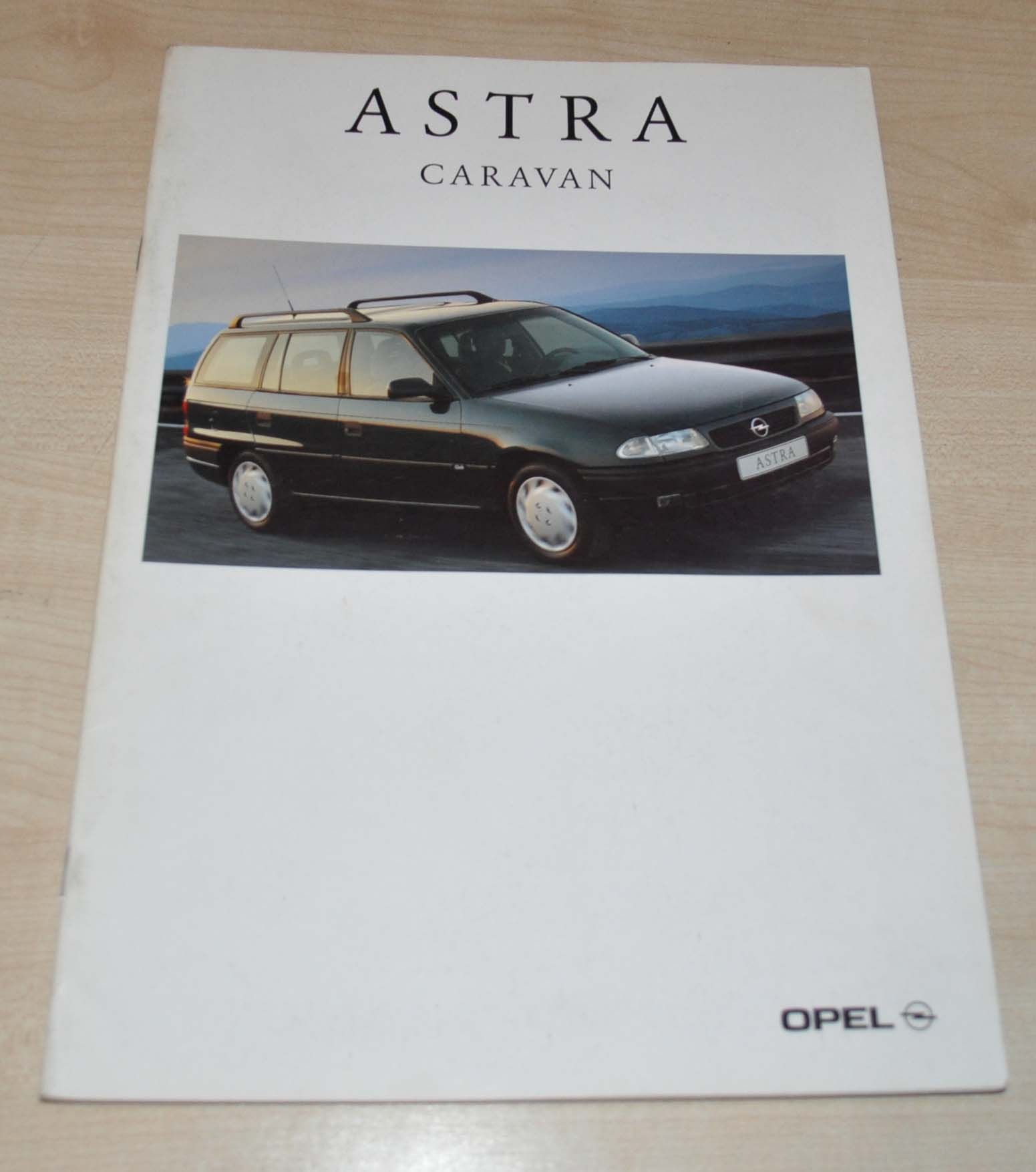 1994 1995 Opel Astra Caravan Brochure Prospekt DE 52p