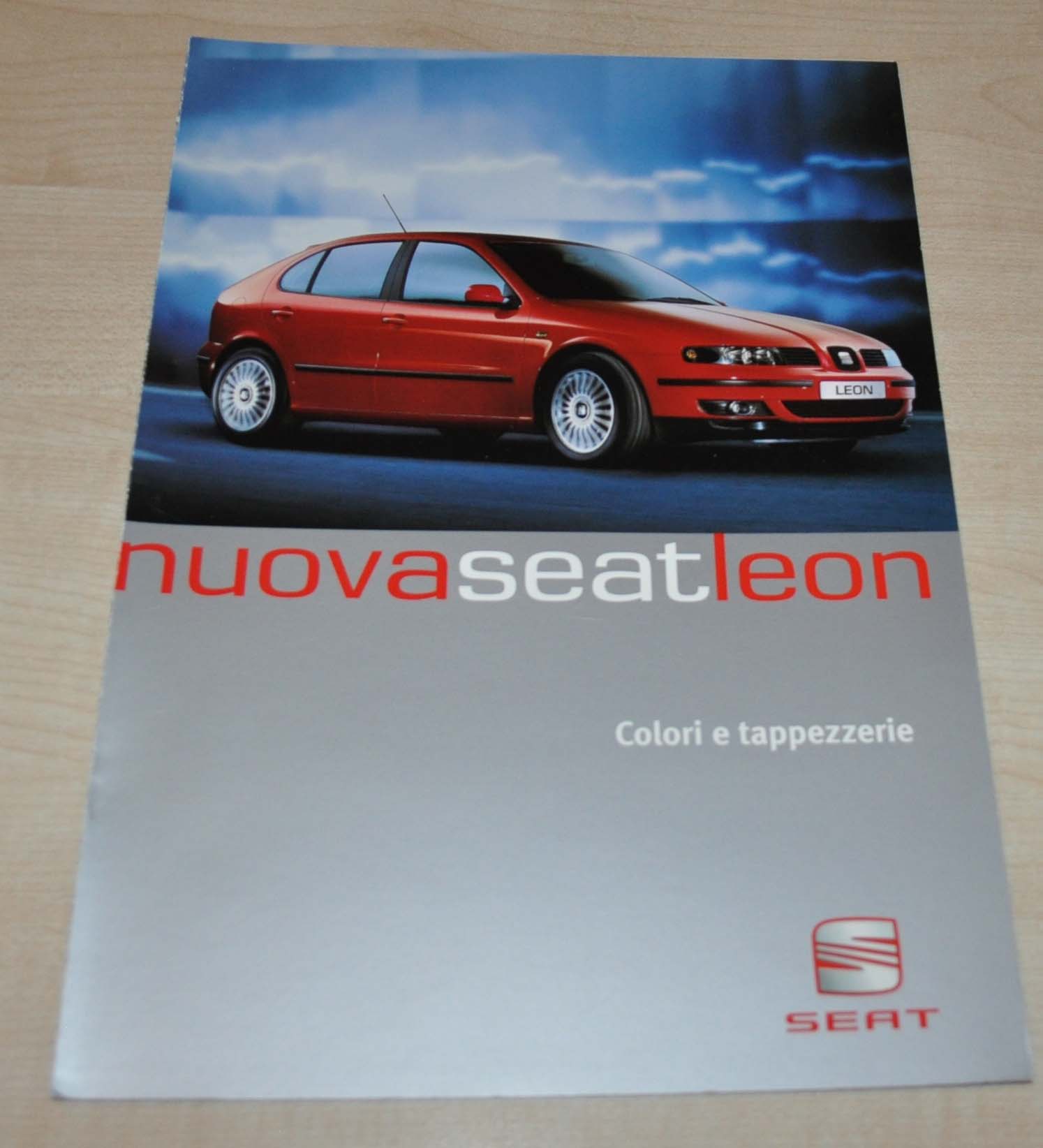2000 SEAT Leon Colours & Upholstery Brochure Prospekt Prospectus Italia